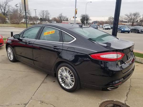 2016 Ford Fusion SE AWD - cars & trucks - by dealer - vehicle... for sale in Madison Heights, MI – photo 4