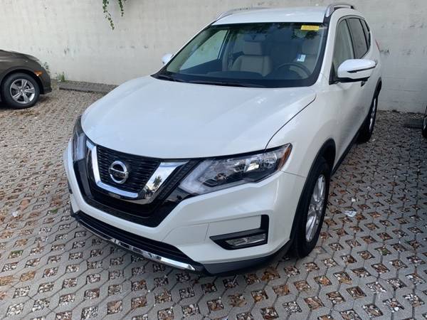 2017 Nissan Rogue SV suv Pearl White for sale in Clermont, FL – photo 3