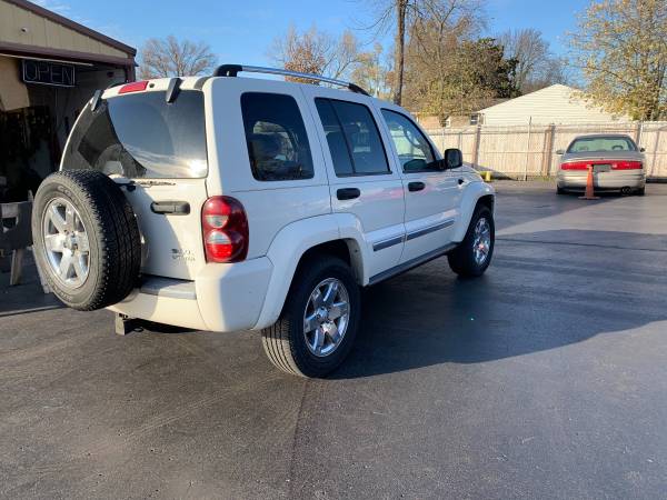 2006 Jeep Liberty Limited - cars & trucks - by dealer - vehicle... for sale in Louisville, KY – photo 3