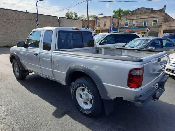 LOW LOW MILES 4X4 EXT CAB 4 DOOR 2002 FORD RANGER - cars & for sale in Rockford, IL – photo 4