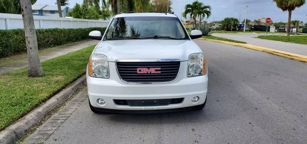 GMC Yukon XL 2011 - cars & trucks - by owner - vehicle automotive sale for sale in West Palm Beach, FL – photo 2