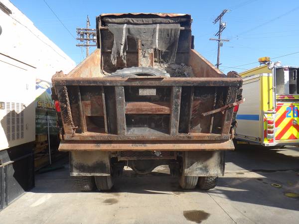 1995 FORD F800 DUMP TRUCK - cars & trucks - by dealer - vehicle... for sale in Los Angeles, CA – photo 5