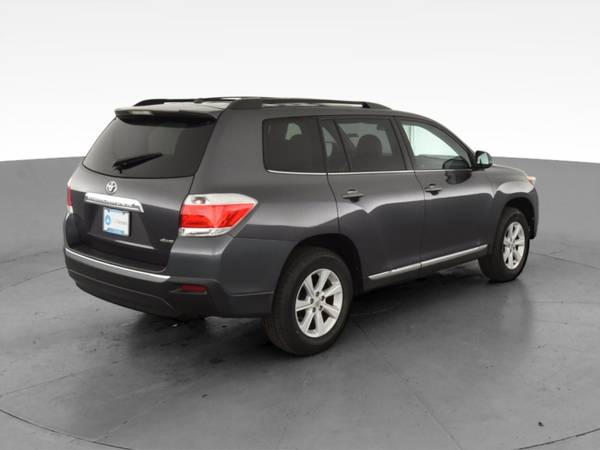 2013 Toyota Highlander Plus Sport Utility 4D suv Gray - FINANCE... for sale in Easton, PA – photo 11