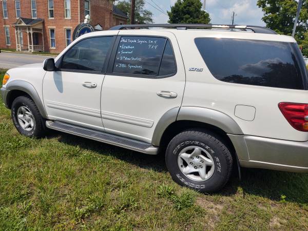 2002 Toyota Sequoia SR5 4x4 Leather 3rd Row Moonroof 148k Miles -... for sale in Fairfield, OH – photo 2