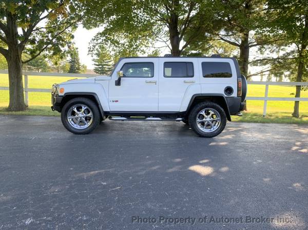 2006 *HUMMER* *H3* *4dr 4WD SUV* Birch White/LOADED! for sale in Bloomington, IL – photo 2