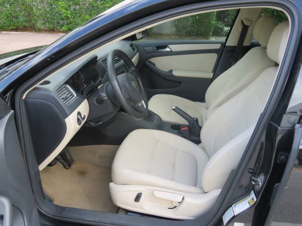 2011 VW Jetta SE (5 Speed Manual) - cars & trucks - by owner -... for sale in Miami, FL – photo 7