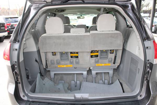 2012 Toyota Sienna LE 7 Passenger, Van, Only 55k, Great Price - cars... for sale in Omaha, NE – photo 23