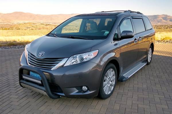 ***2012 TOYOTA SIENNA XLE AWD - LOW MILEAGE*** - cars & trucks - by... for sale in Reno, NV – photo 2