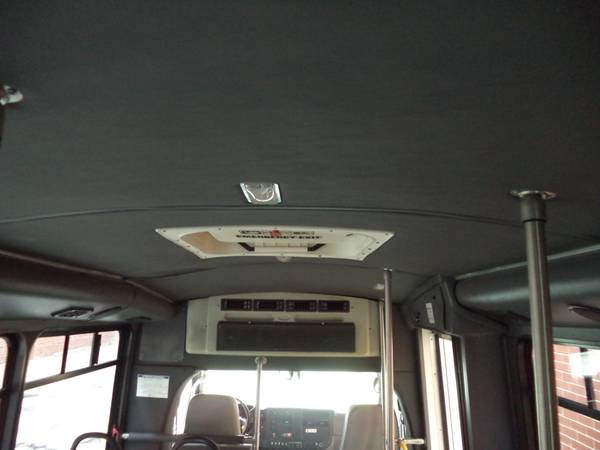2007 Chevrolet 3500 Handicap Wheelchair Assesessable Mini Bus 85k -... for sale in Chicago, IL – photo 18