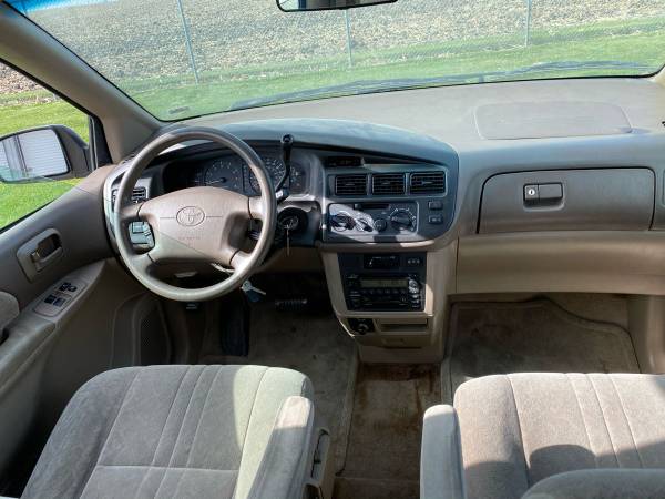 2002 Toyota SIANNA - cars & trucks - by owner - vehicle automotive... for sale in Maroa, IL – photo 11