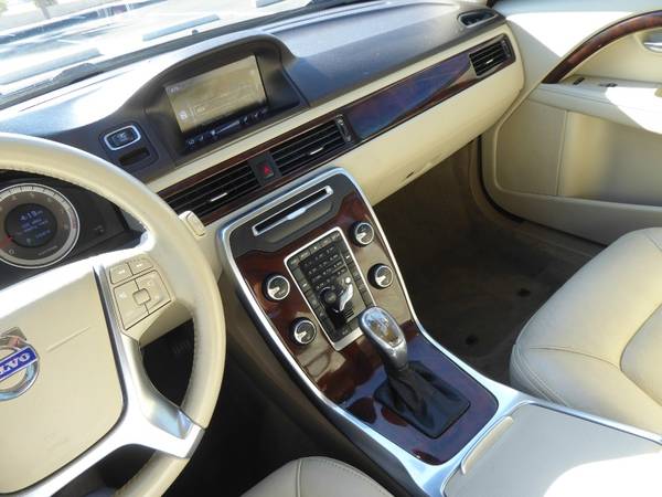 2013 VOLVO XC70 4DR WGN 3.2L with AM/FM stereo w/CD/MP3/WMA player... for sale in Phoenix, AZ – photo 14