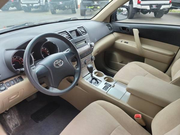 2011 Toyota Highlander Sport Utility 4D BMW - - by for sale in PUYALLUP, WA – photo 5
