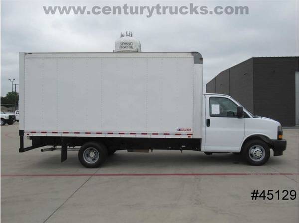 2019 Chevrolet 3500 Express DRW Cube Van White Priced to Sell for sale in Grand Prairie, TX – photo 9