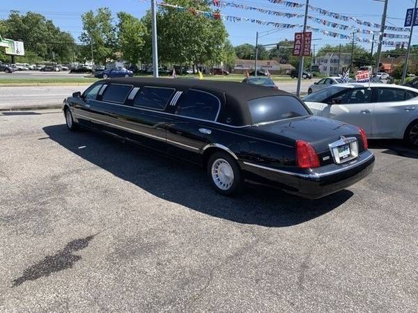*2000* *Lincoln* *Town Car* *Executive 4dr Sedan w/ Limousine... for sale in Essex, MD – photo 4