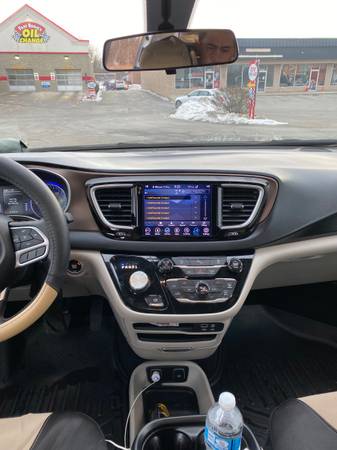 2018 Chrysler Pacifica touring L for sale in Lansing, MI – photo 12