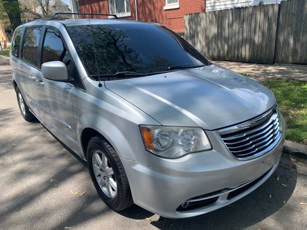 2011 Chrysler town country for sale in Chicago, IL – photo 2