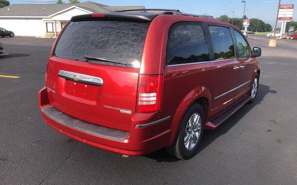 2009 Chrysler Town and Country Limited 4dr Mini Van - EVERYONE IS... for sale in Rockford, MI – photo 7