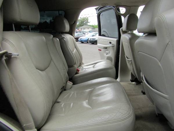 2005 Cadillac Escalade 4dr AWD - - by dealer - vehicle for sale in Milwaukie, OR – photo 21