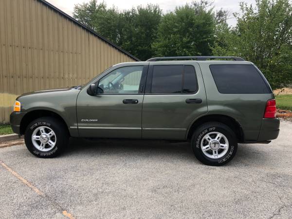 2004 Ford Explorer XLT - cars & trucks - by dealer - vehicle... for sale in Evergreen Park, IL – photo 8