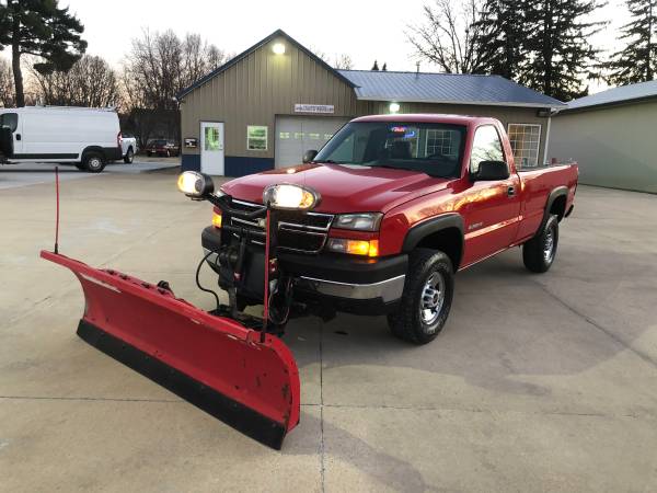 2006 Chevy 2500 Plow Truck - cars & trucks - by dealer - vehicle... for sale in Cedar Falls, IA – photo 3