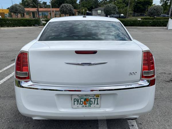 Chrysler 300 Super Clean for sale in Miami, FL – photo 8