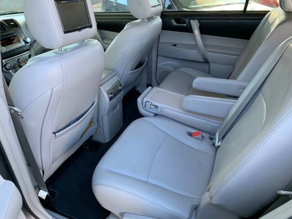 2011 Toyota Highlander - cars & trucks - by owner - vehicle... for sale in San Antonio, TX – photo 13