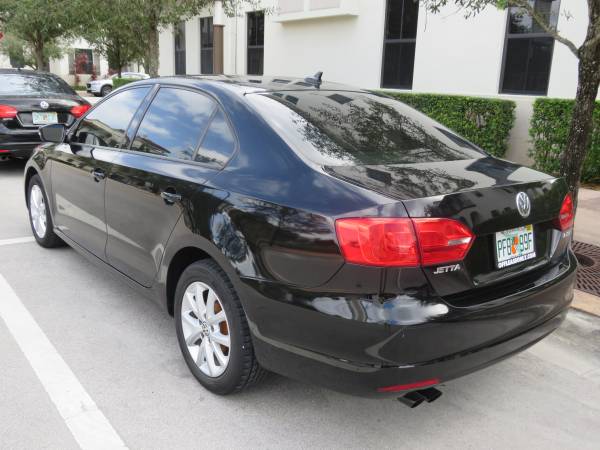 2011 VW Jetta SE (5 Speed Manual) - cars & trucks - by owner -... for sale in Miami, FL – photo 6
