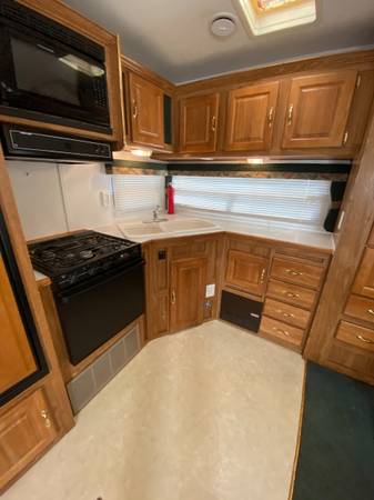 1999 THOR TAHOE 30RKSS Fifth Wheel trailer Dual slides Ready to for sale in Gridley, CA – photo 7