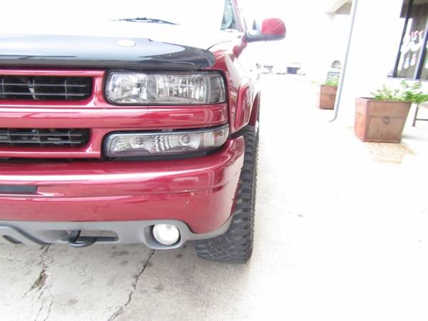 2004 Chevrolet Suburban 4dr 1500 4WD LT - cars & trucks - by dealer... for sale in Watauga (N. Fort Worth), TX – photo 12