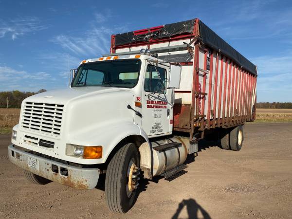 2001 International 8100 for sale in Barron, WI – photo 3