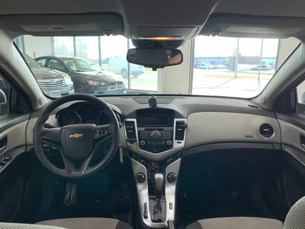 2016 Chevrolet Cruze Limited LS Auto - - by dealer for sale in Springfield, IL – photo 11