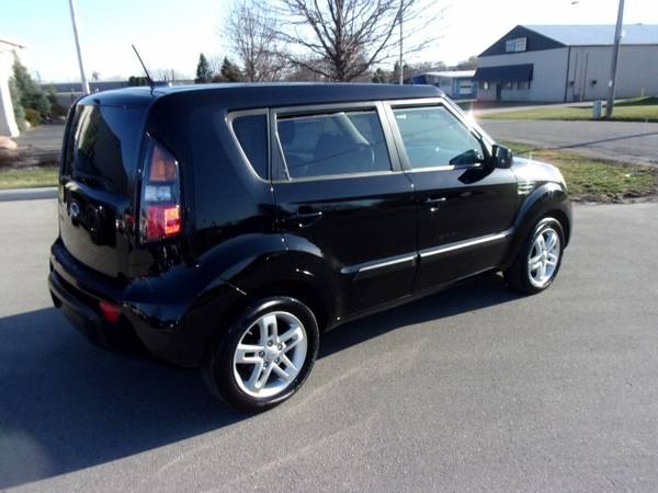 2011 Kia Soul 4dr Crossover 5M - - by dealer for sale in Waukesha, WI – photo 6