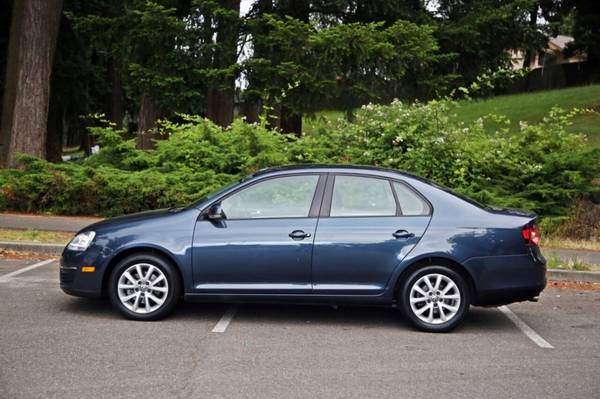 2010 Volkswagen Jetta SEL PZEV 4dr Sedan 6A - - by for sale in Tacoma, OR – photo 3