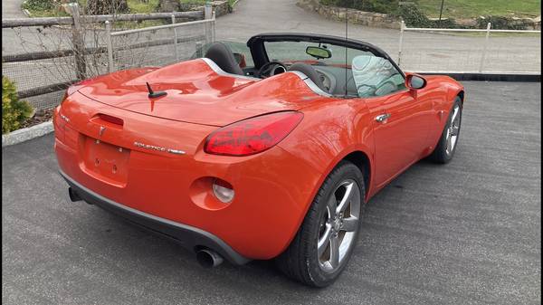 2008 Pontiac Solstice GXP - Low Miles ! for sale in Bronxville, NY – photo 12