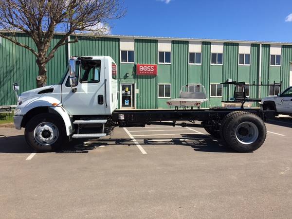 2005 International 4400 Chassis - - by dealer for sale in Lake Crystal, MN – photo 2