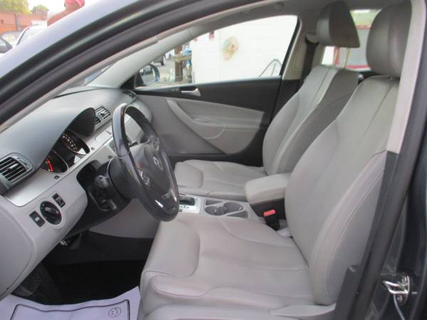 2010 VW Passat Komfort **Hot Deal/Sunroof/Low miles & Clean Title**... for sale in Roanoke, VA – photo 11