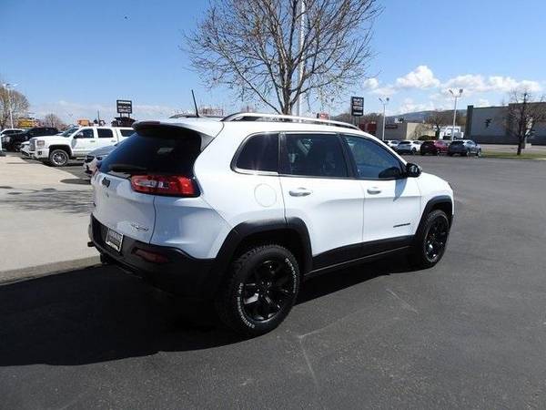 2018 Jeep Cherokee Trailhawk suv Bright White Clearcoat - cars & for sale in Pocatello, ID – photo 22