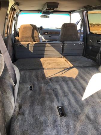 Very nice 1989 suburban 2500 - cars & trucks - by owner - vehicle... for sale in Ash Fork, AZ – photo 4