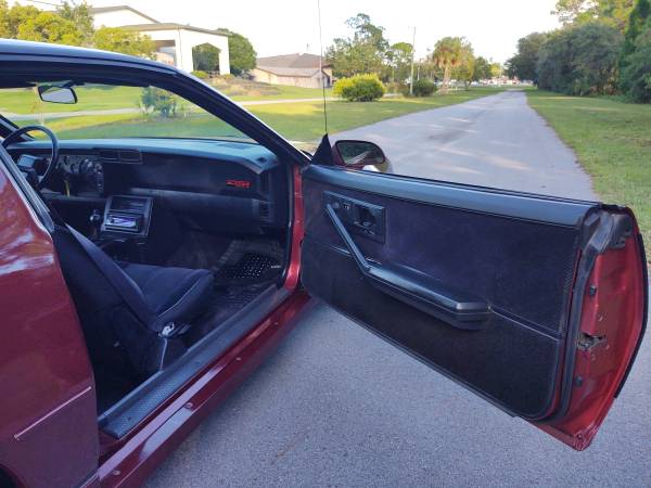 Extremely Nice 1986 Chevrolet Iroc Z/28 Up For Sale - cars & trucks... for sale in Hudson, FL – photo 17