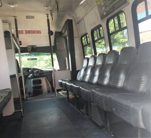 2003 FORD E-450 SHARTRANS SHUTTLE BUS - HALLOWEEN SPECIAL for sale in Richmond, NC – photo 19