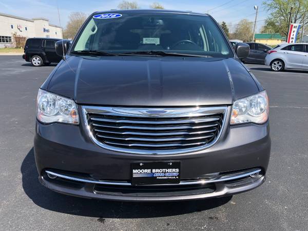 2016 Chrysler Town Country 4dr Wgn Touring - - by for sale in Pinckneyville, IN – photo 9