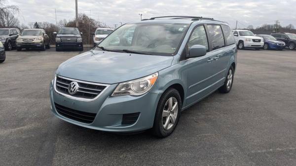 2009 Volkswagen Routan SEL 4dr Mini Van w/ RSE - cars & trucks - by... for sale in Youngstown, OH – photo 2