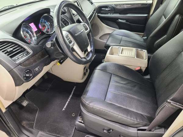 2015 Chrysler Town & Country Touring-L! Htd Seats! Backup Cam! DVD!... for sale in Suamico, WI – photo 6