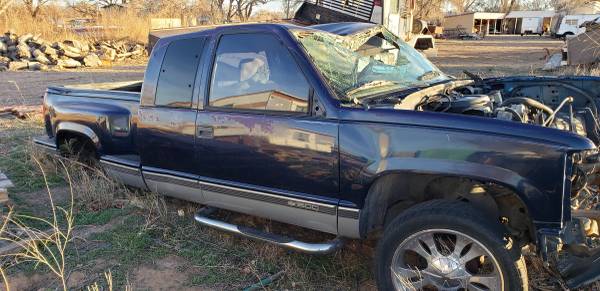 2 1995 chevys 1500 4x4 lifted one is parts only - cars & trucks - by... for sale in Albuquerque, NM – photo 5