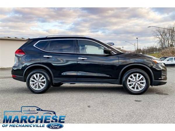 2017 Nissan Rogue SV AWD 4dr Crossover - wagon - cars & trucks - by... for sale in Mechanicville, VT – photo 2