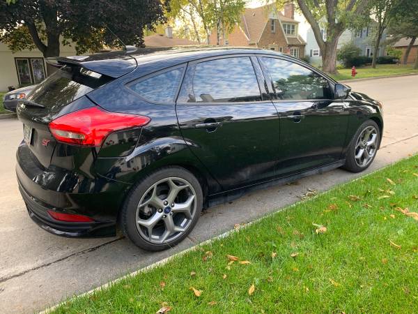 2017 Ford Focus ST for sale in milwaukee, WI – photo 2