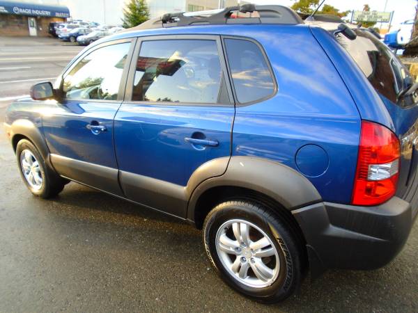 2006 Hyundai Tucson - cars & trucks - by dealer - vehicle automotive... for sale in Seattle, WA – photo 3