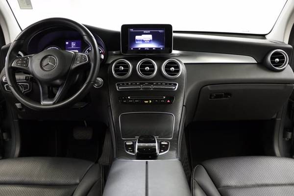 HEATED LEATHER! SUNROOF! 2017 Mercedes-Benz GLC 300 AWD SUV Gray for sale in Clinton, MO – photo 7