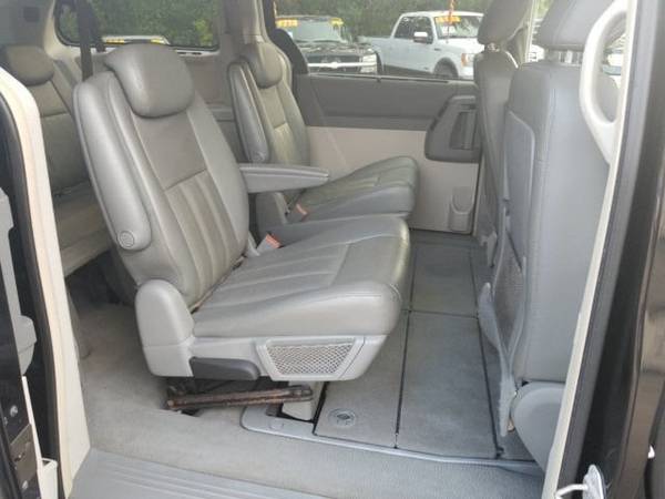 2010 Chrysler Town Country Touring for sale in Oconto, WI – photo 19