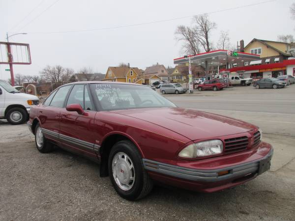 1994 Oldsmobile Eighty-Eight Royale 4dr 9 - - by for sale in Omaha, NE – photo 2
